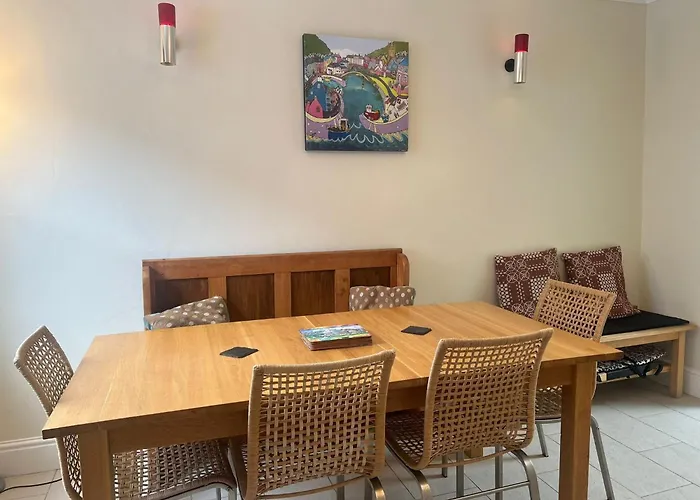 Nant Meigan, Georgian Townhouse In Centre Of Aberaeron, Dog Friendly